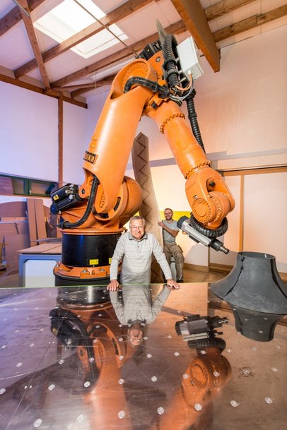 Tradition Meets Technology: Robots Provide Support in Joineries